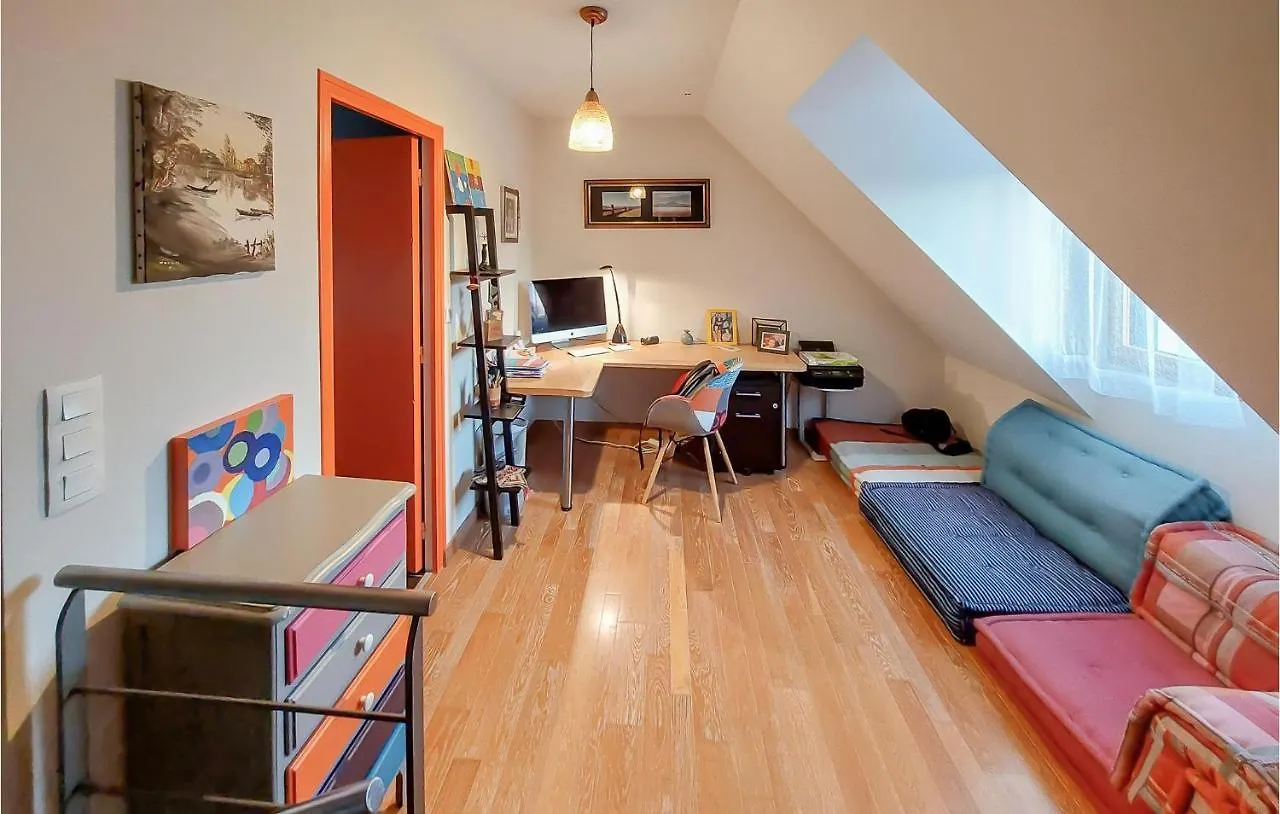 Beautiful Home In Montfort-Sur-Meu Holiday home